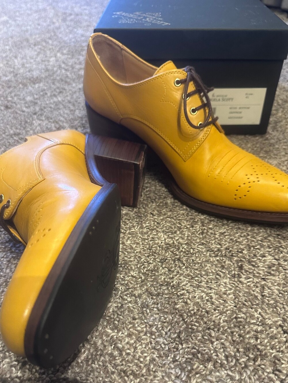 Angela Scott Yellow Leather Classic Lace-Up Oxford - Picture 2 of 8